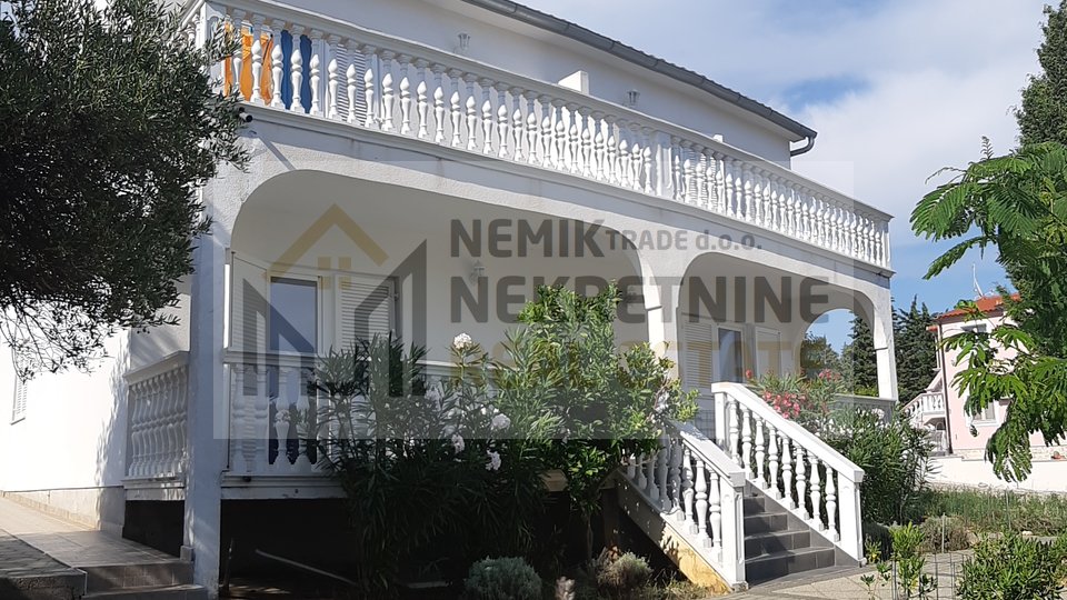 Vodice, house with four apartments and a big garden