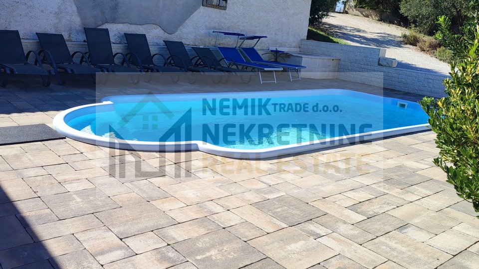 Vodice, house with a spacious yard and swimming pool