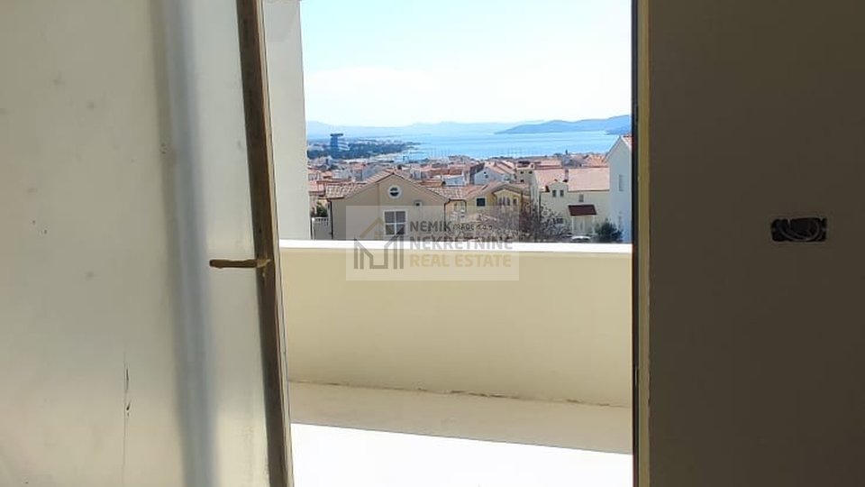 VODICE, NOVOGRADNJA- STAN U PRIZEMLJU SA DVORIŠTEM