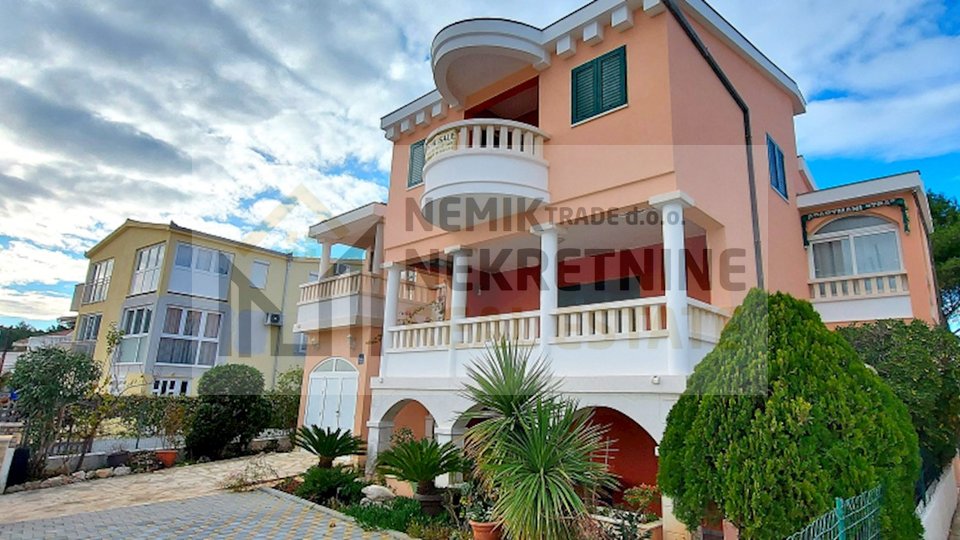 ROGOZNICA, HOUSE WITH 5 APARTMENTS, 1ST ROW BY THE SEA