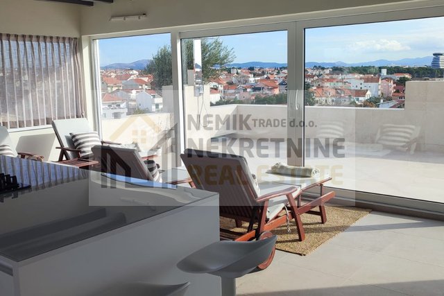 VODICE, FULLY FURNISHED PENTHOUSE IN THE CENTER WITH A ROOF TERRACE