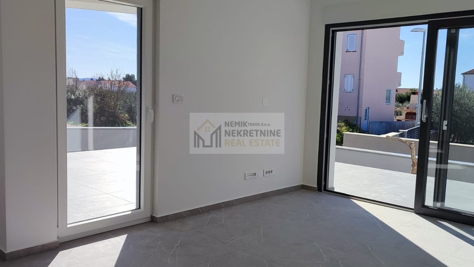 Vodice, two-room apartment with garden