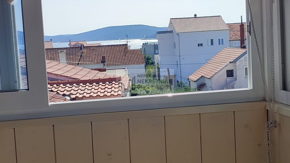 VODICE, APARTMENT IN A GREAT LOCATION, ONLY 400 M FROM THE SEA