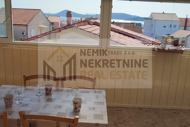 VODICE, APARTMENT IN A GREAT LOCATION, ONLY 400 M FROM THE SEA
