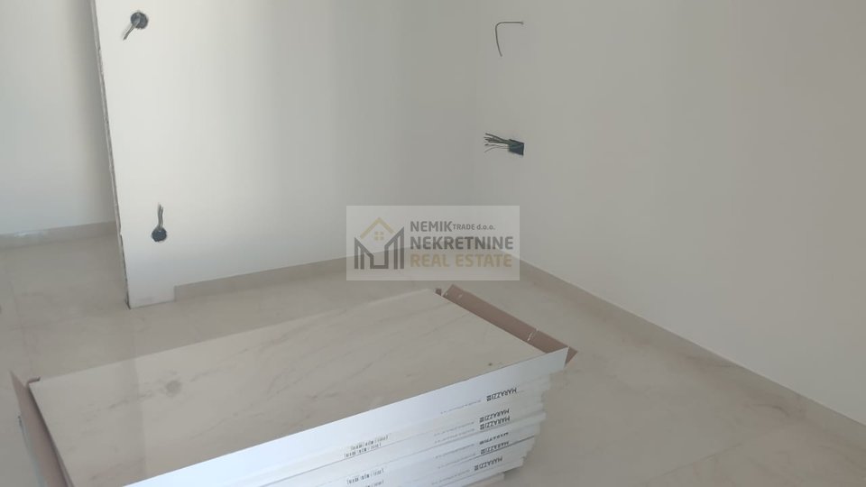 VODICE, THREE-ROOM APARTMENT WITH SPACIOUS TERRACE, GARAGE SPACE AND ELEVATOR