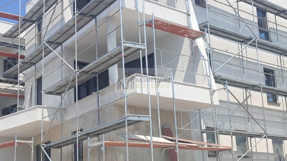 VODICE, NEUES GEBÄUDE, ZWEIZIMMERWOHNUNG IM 2. STOCK, MEERBLICK