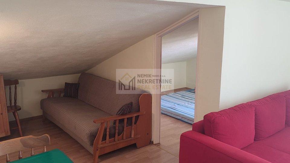 Vodice, mali apartman u samom centru s pogledom na more