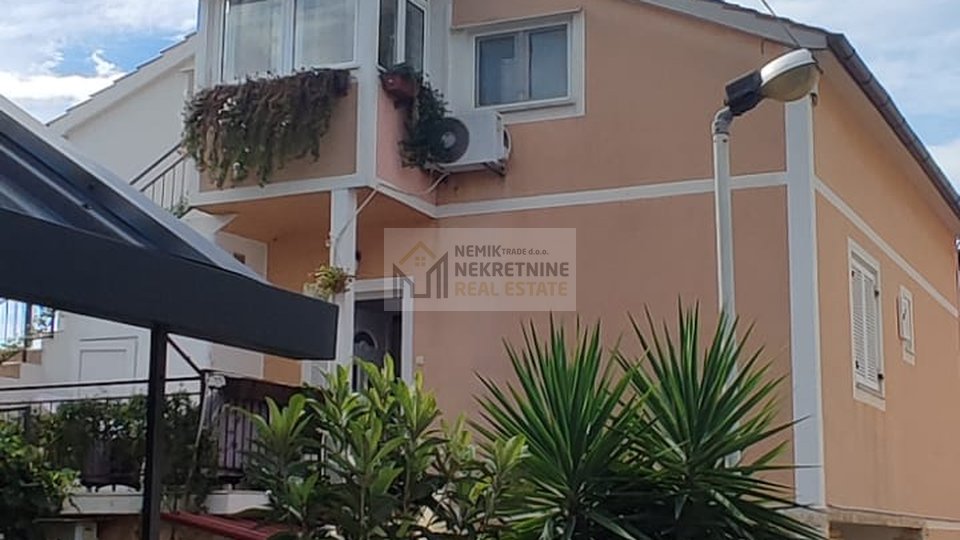 VODICE, KUĆA SA PET APARTMANA - IDEALNO ZA TURISTIČKI NAJAM