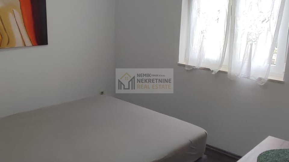 VODICE, HOUSE IN A GREAT LOCATION WITH 5 RESIDENTIAL UNITS