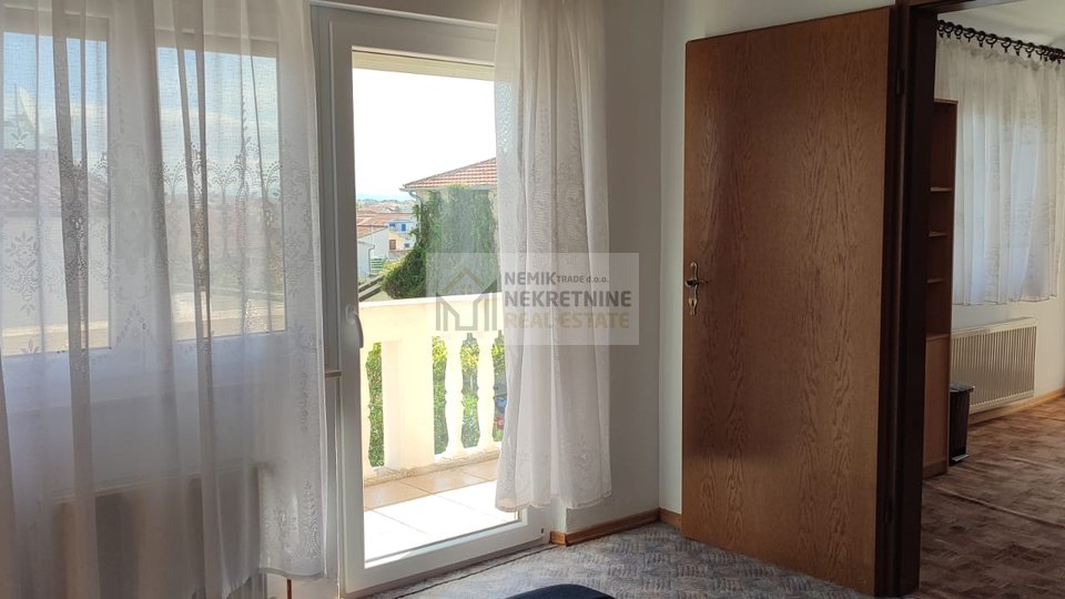 VODICE, DETACHED HOUSE IN A QUIET LOCATION WITH THREE RESIDENTIAL UNITS