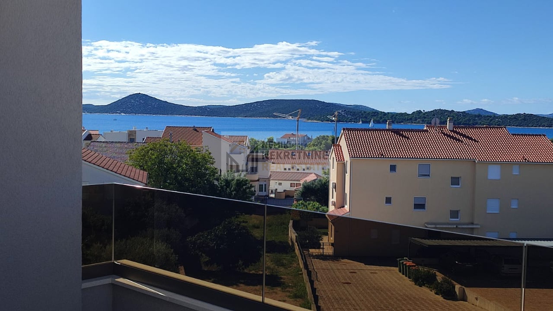 VODICE, DVOSOBAN STAN  SA LIFTOM  - NOVOGRADNJA