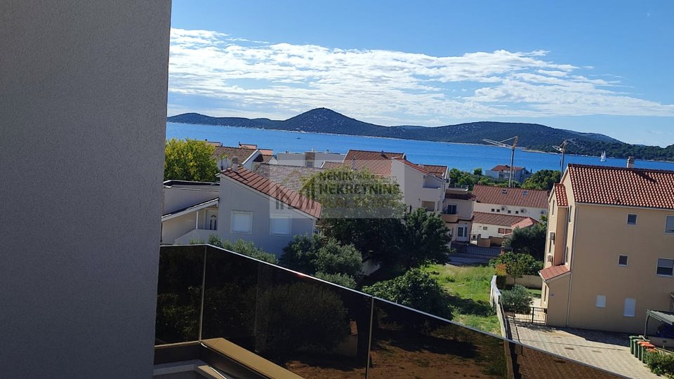 VODICE, DVOSOBAN STAN  SA LIFTOM  - NOVOGRADNJA