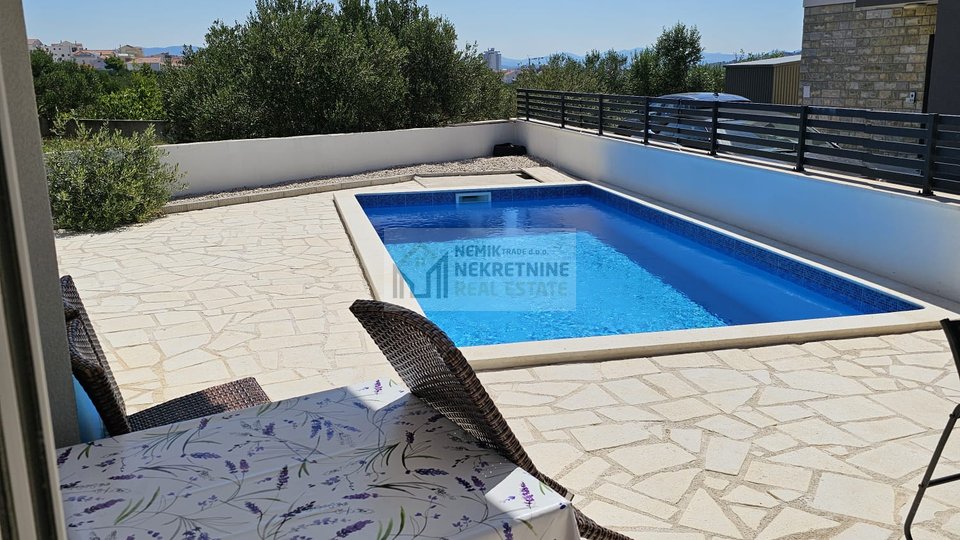 VODICE, APARTMENT WITH SWIMMING POOL, IDEAL FOR TOURIST EXPLOITATION