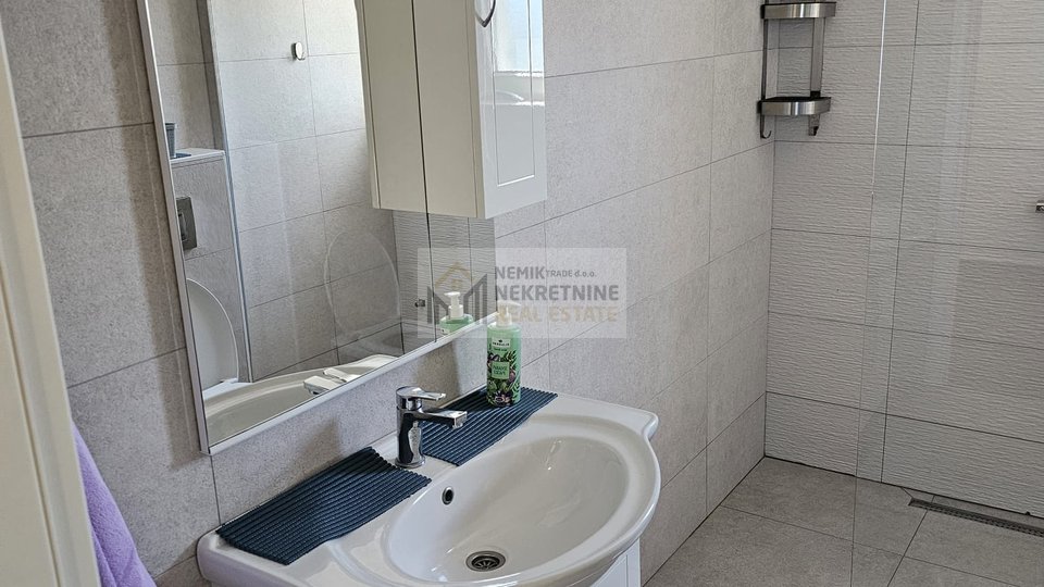 VODICE, APARTMENT WITH SWIMMING POOL, IDEAL FOR TOURIST EXPLOITATION