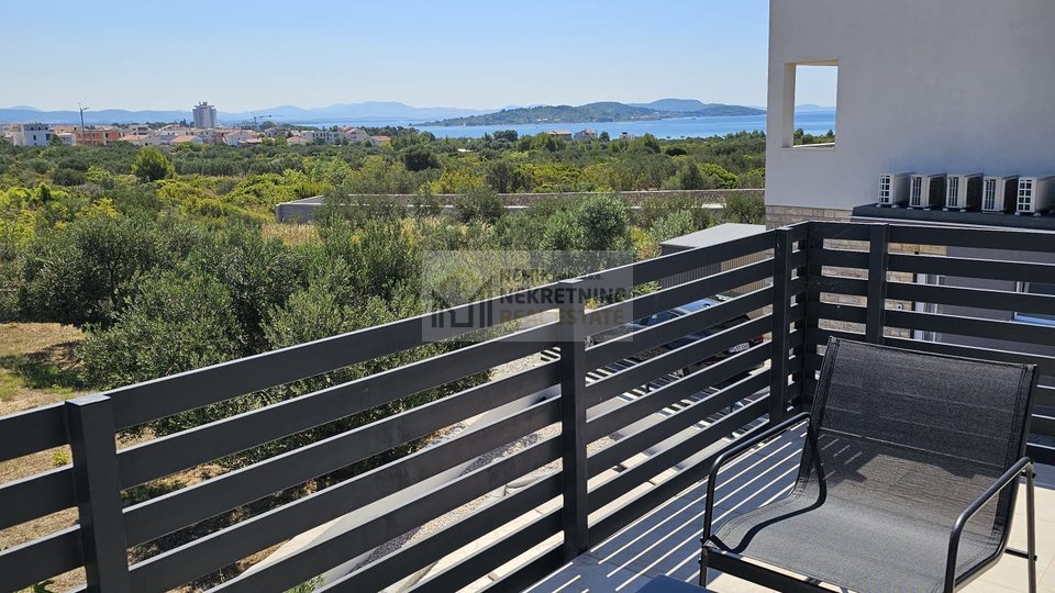 VODICE, APARTMENT WITH SWIMMING POOL, IDEAL FOR TOURIST EXPLOITATION