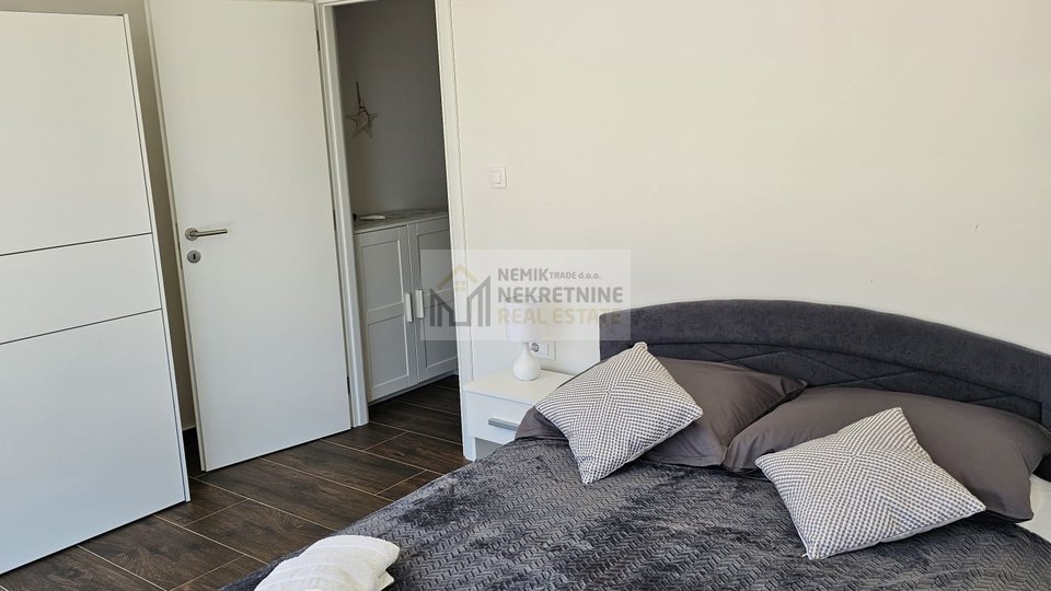 VODICE, APARTMENT WITH SWIMMING POOL, IDEAL FOR TOURIST EXPLOITATION