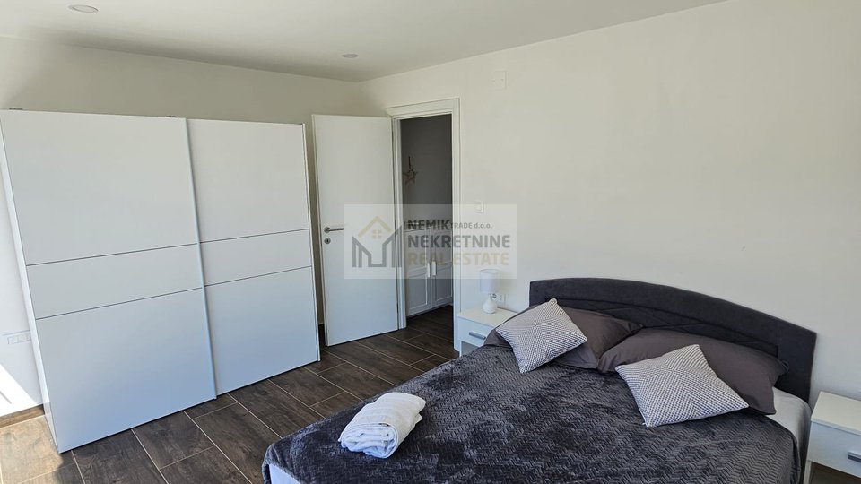 VODICE, APARTMENT WITH SWIMMING POOL, IDEAL FOR TOURIST EXPLOITATION